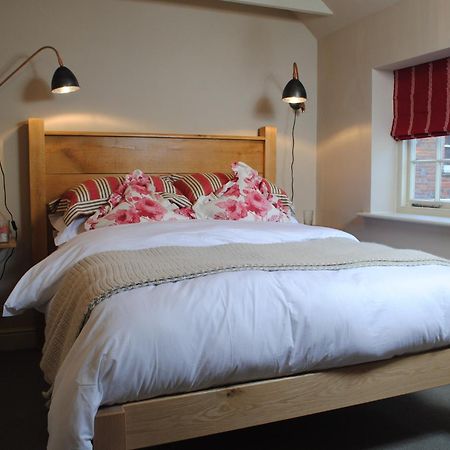 Courtyard Cottages Lymington, 2 Adults Only Eksteriør bilde