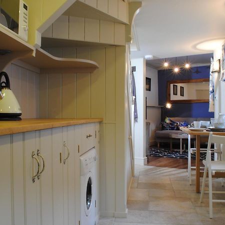 Courtyard Cottages Lymington, 2 Adults Only Eksteriør bilde