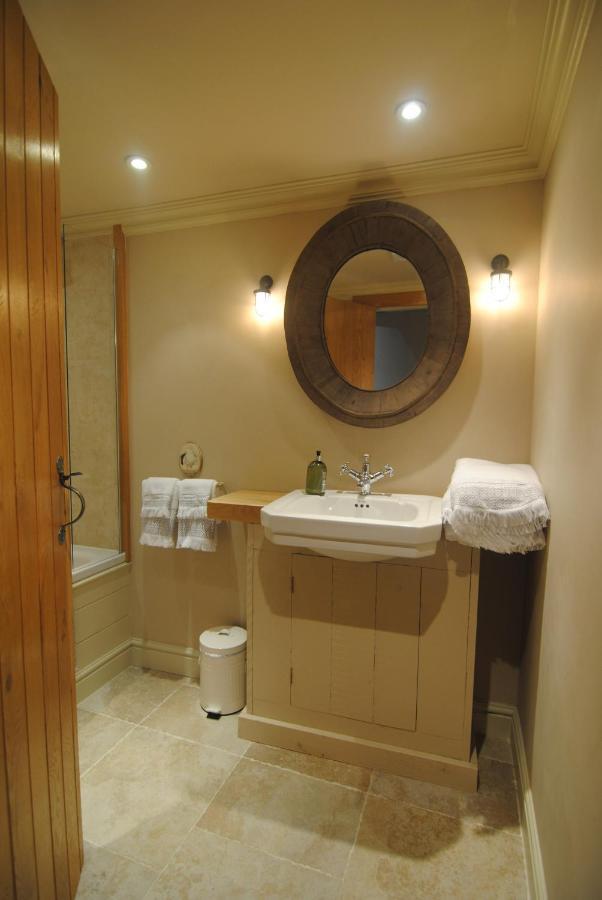 Courtyard Cottages Lymington, 2 Adults Only Eksteriør bilde